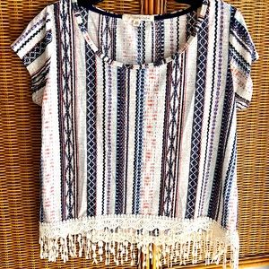 Hippy chic blouse with lace trim